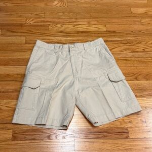 IZOD Shorts Mens 38 Khaki Cargo Flat Front Pockets Golf Stretch Casual Cotton